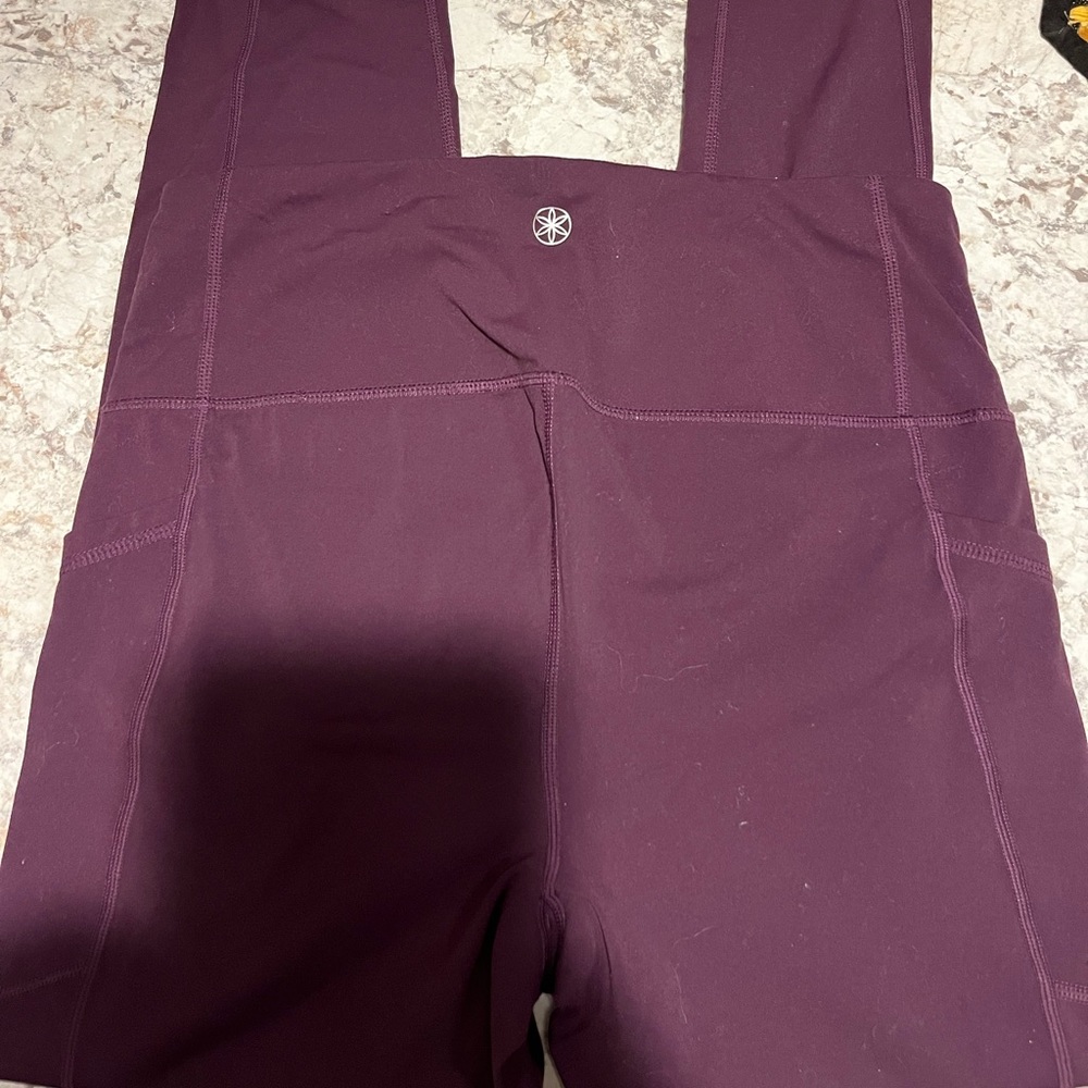 GAIAM PURPLE LEGGINGS size:M